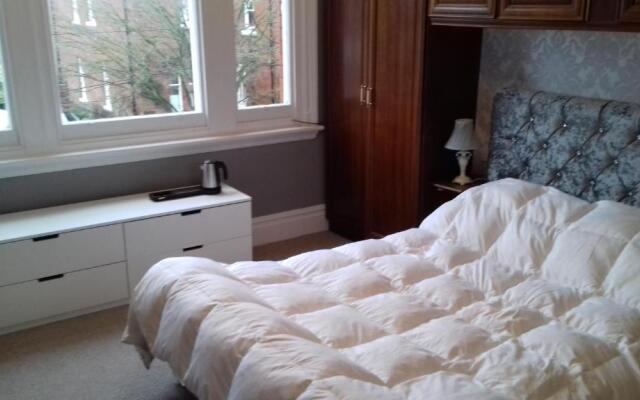Lansdown House Bed & Breakfast