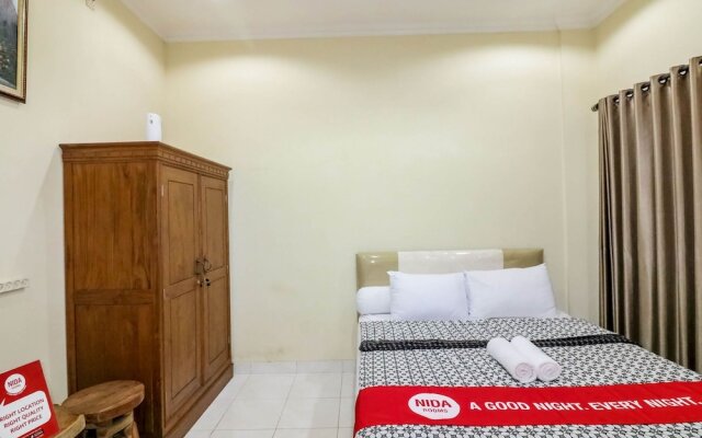 RedDoorz near Terminal Condong Catur 2
