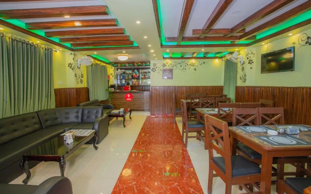 OYO 163 Hotel Arhant Inn