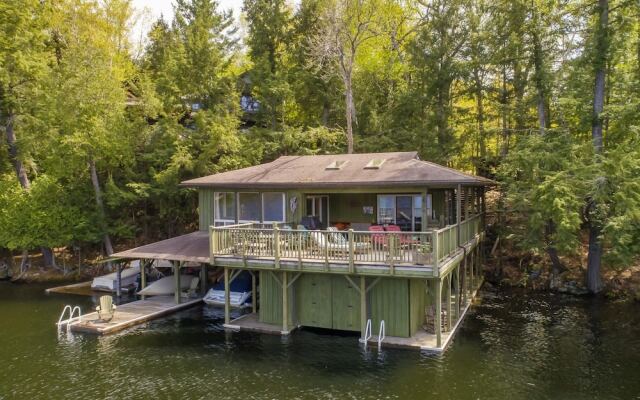 Sunset Dreams A Lovely 4 bed 3 bath family cottage on Lake Rosseau