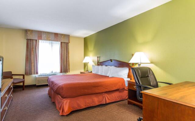 AmericInn by Wyndham Reedsburg