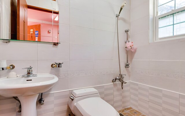 Yangyang Seorak Spa Herbvill Pension