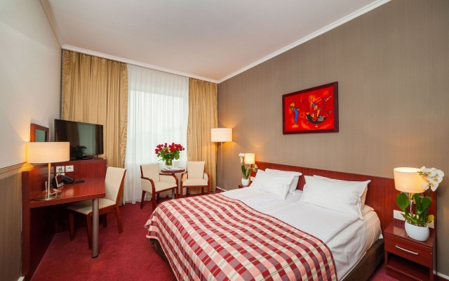 Premier Krakow Hotel - Image 5