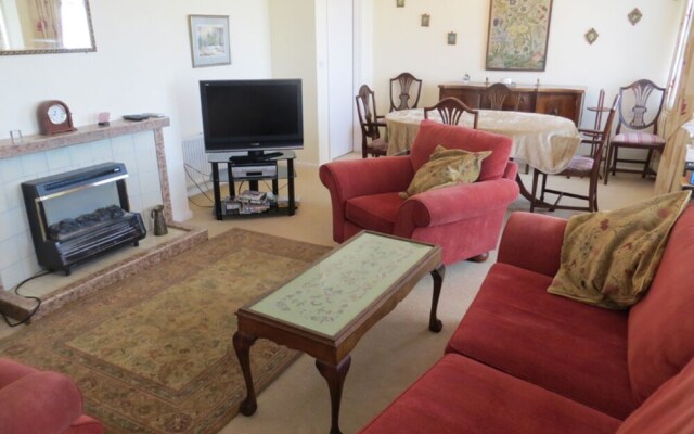 Westmead. Chalet Bungalow