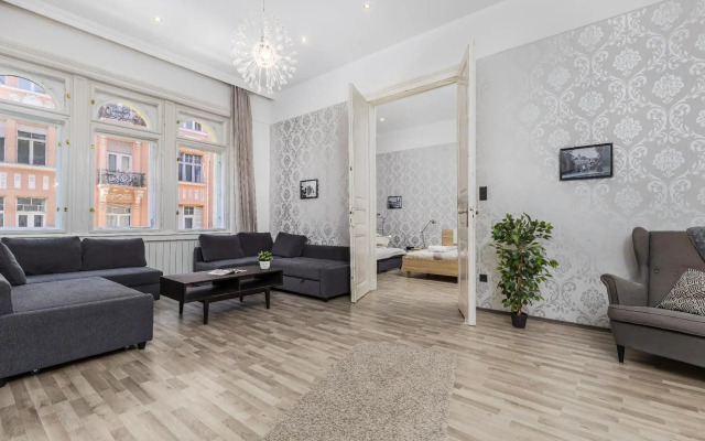 Immo1 Downtown Semmelweis Street