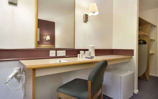 Days Inn by Wyndham Membury M4