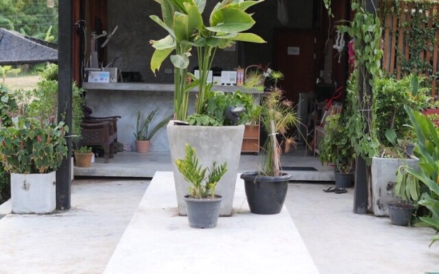 Samui Caravans Hill Camp