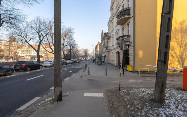 Kościelna Apartment Poznań by Renters