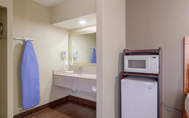 Motel 6 Ukiah, CA - North