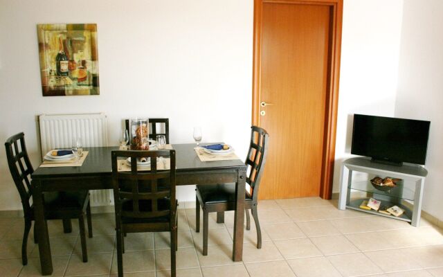 Lagoon View Apartments - Adults Only