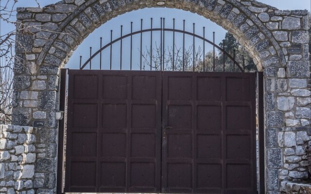 Stone Mansion Anavryti, ΑΜΑ 20569