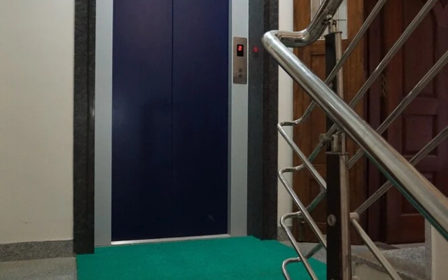 Solitaire Service Apartments