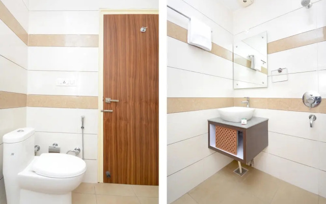 OYO 33009 Hotel Nido