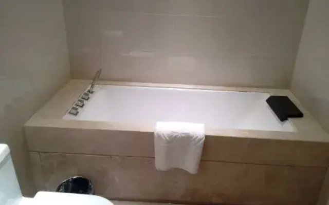 Junan Gloria Plaza Hotel