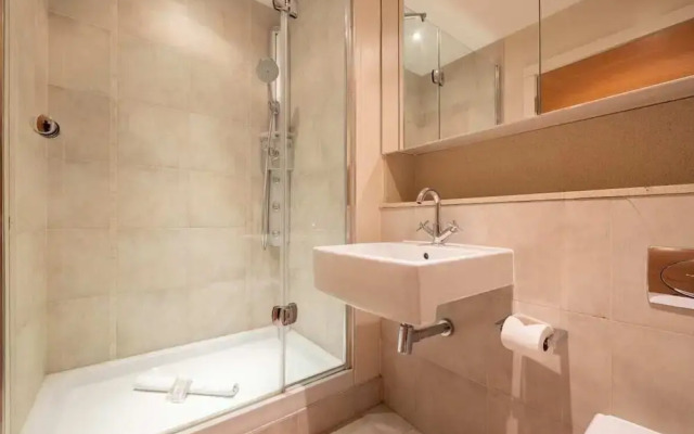 The Riverside Residence - 3bdr Flat With Balcony