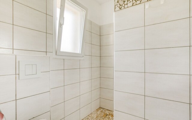 Luxury Villa in Aigne with Swimming Pool