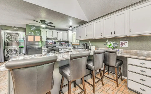 Quaint Cloudcroft Cabin w/ Stunning Forest Views! - фото 3