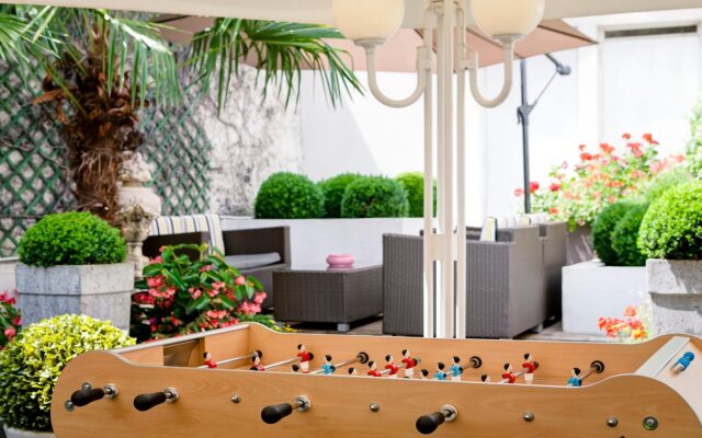 Chromatics Hotel & Restaurant The Hill Club by happyculture