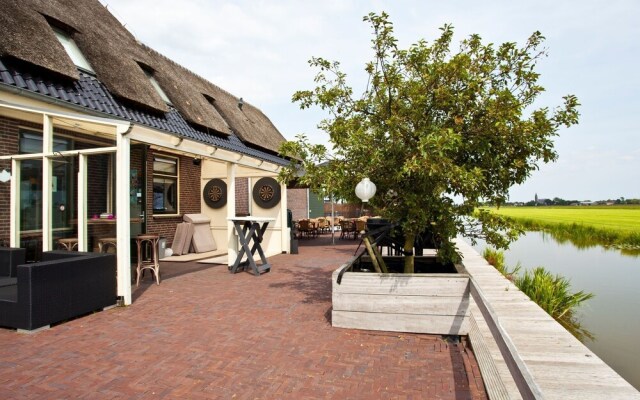 Detached, light chalet with dishwasher not far from Hoorn