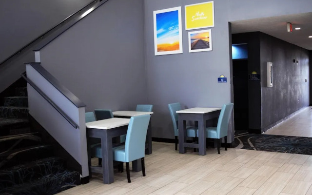 Days Inn by Wyndham Montgomery