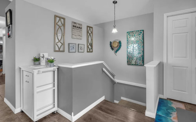 33 Executive Home A C Airport