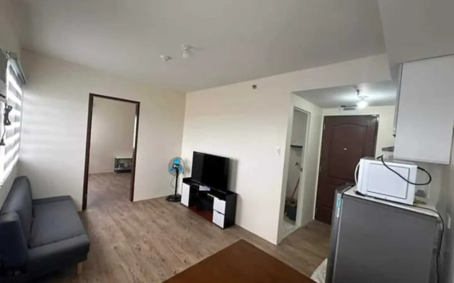 Fullerton Suites