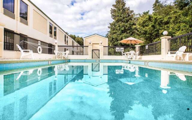 Quality Inn Darien - North Brunswick