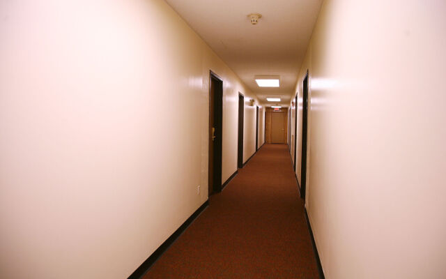 The Inn & Suites SW Omaha