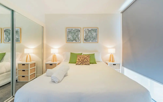 3 Bedroom Condo - Access to Pool Torquay