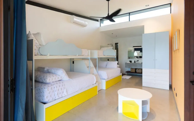 Villa Futura by Acomodo