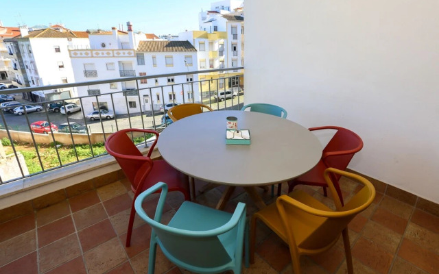 3-bedroom Apt, Sleeps 6, Pool, Gym & Jacuzzi