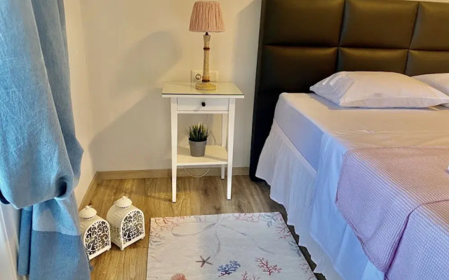 Agios Ioannis Luxurious Beachfront Apt