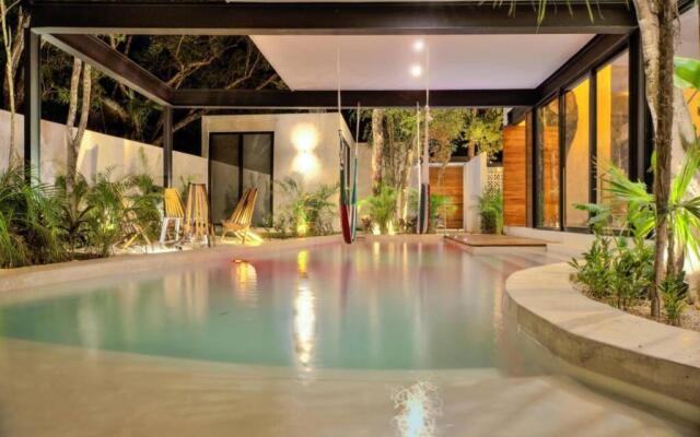 Villa Capricho - Jacuzzi and Chef included 8PPL 4BR