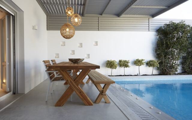 Eolia Kamari Villa