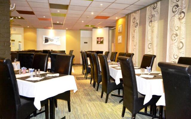 Craves Hotel