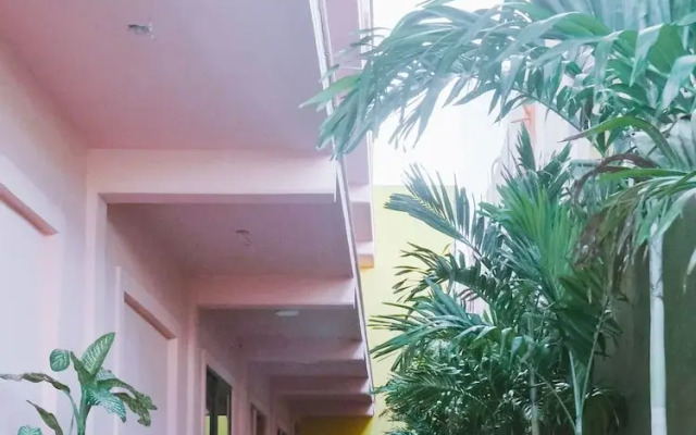 Hiphipstay - The Colonial