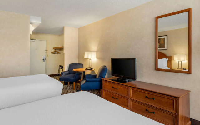 Clarion Hotel Anaheim Resort