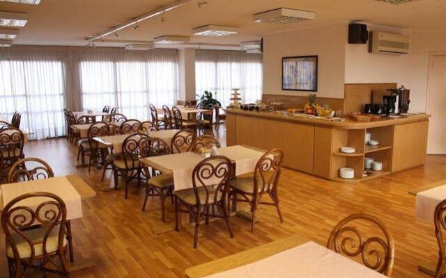 Days Inn by Wyndham Montevideo