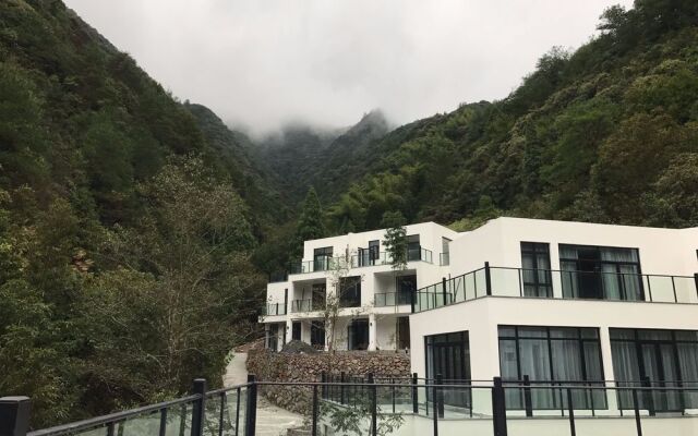 Garden Villa Collection