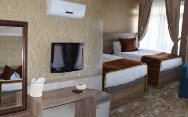 Avalon Hotel