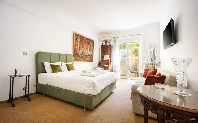 Central Athens 2 Bedroom Apartment in Kolonaki