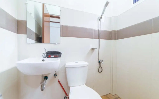 Reddoorz @ D Maagma Street - Vaccinated Staff