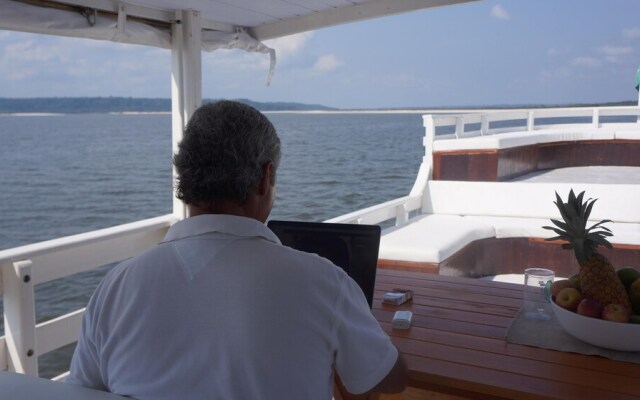 Gorgeous Converted Fishing Vessel in Alter do Chao