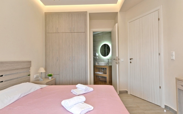 Sabbia Seafront Apartment 3 by TravelPro Servi...