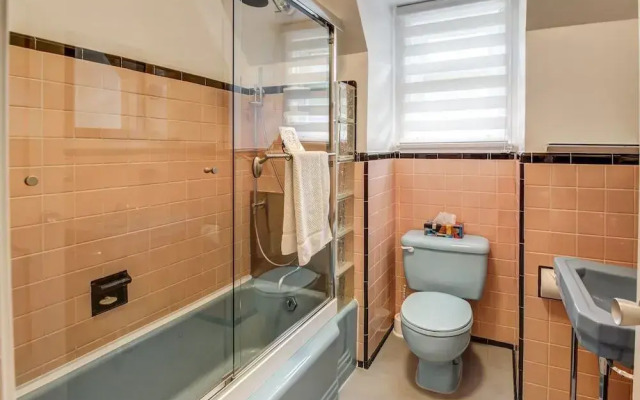 Chateau Murdock Gite et Esthétique 1950