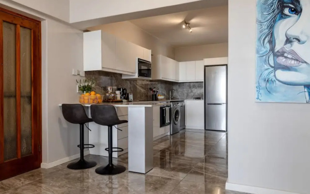 Sea-facing Apartment at Adelphi Galleria