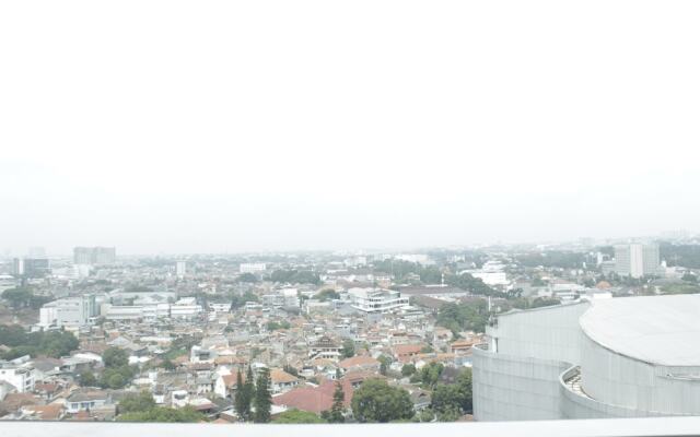 Modern Chic Studio Apartment at Tamansari La Grande near BIP