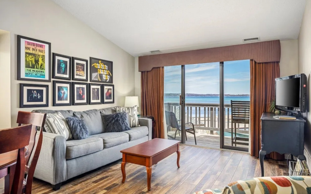 Stunning Lake Views The Shores 5577