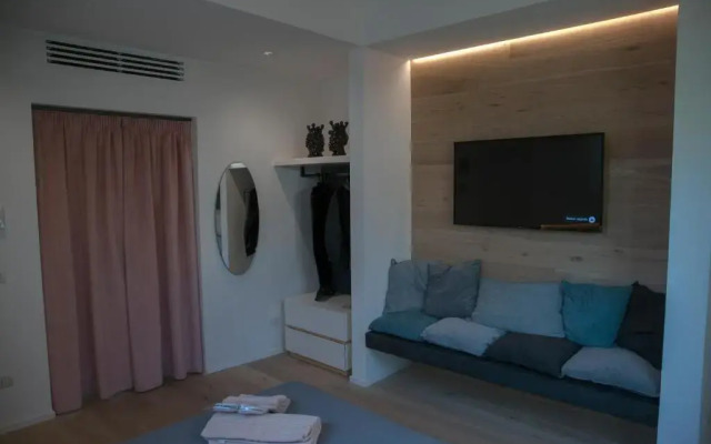 4 Elements Boutique Home