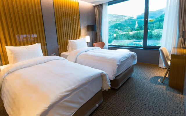 Jeongseon Intoraon Hotel